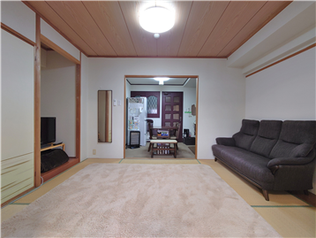 和室を洋室1側より