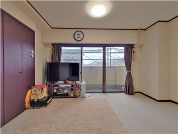 洋室1を和室側より