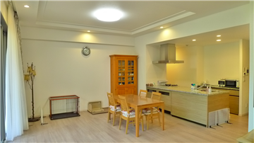 LDK（キッチン方向を撮影）