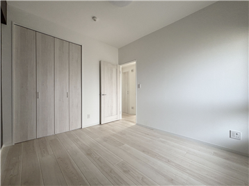 洋室1 (クローゼット方向を撮影)