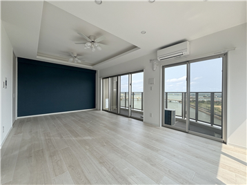 リビング・ダイニング／南東角から撮影