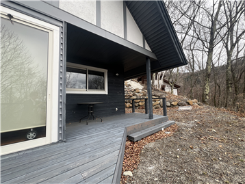 ウッドデッキ（北東方向を撮影）