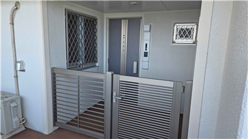 玄関前のアルコーブ