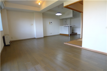 LDK／窓側から北東方向を撮影（リフォーム・補修等前）