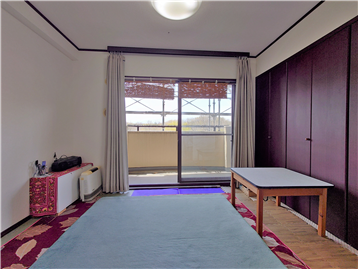 洋室を和室側より