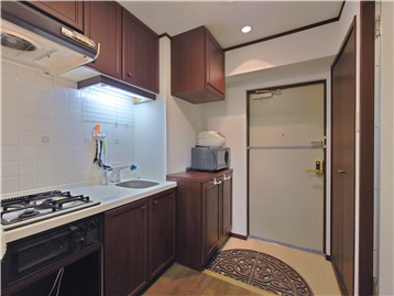 キッチンと玄関ホール