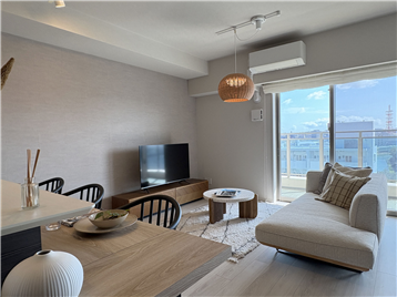 キッチンからリビング・ダイニング方向を撮影