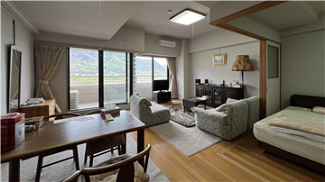 LDK（キッチンスペースから撮影）