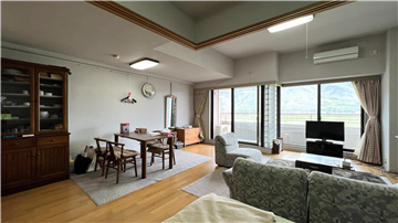 LDK（洋室から撮影）