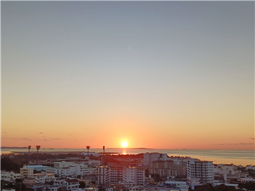 バルコニーから見た日の出