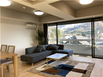 和室からリビングエリアを撮影