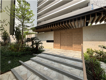 マンション出入口