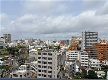 バルコニーからの眺望／正面（北西）を撮影