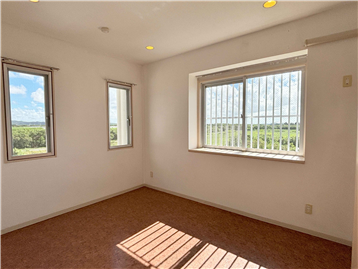 出窓のある洋室2