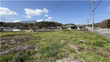 飛地敷地内より浅間山を望めます（北東方向を撮影）