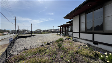 敷地内/古家付（西方向を撮影）