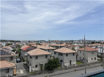 バルコニーから豊崎タウンの街並みを望む／南東方向を撮影