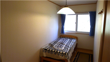 洋室１（入口より撮影）