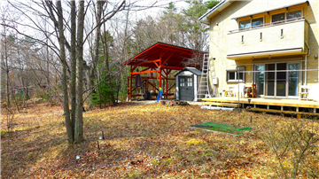 お庭（北西方向を撮影）