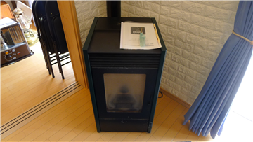 ペレットストーブ（LDKに設置）