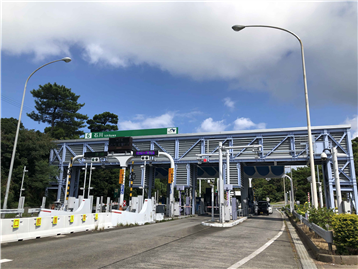 石川ICから車で約12分（約6.5km）
