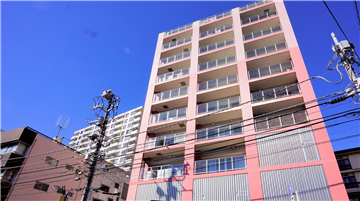 マンション外観/南東側より撮影