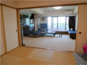 和室からLDKを撮影
