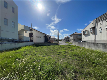 北西側歩道から南東を撮影