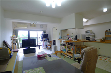 LDK／キッチン方向を撮影
