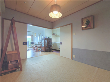 和室の北東側角よりLDK方向