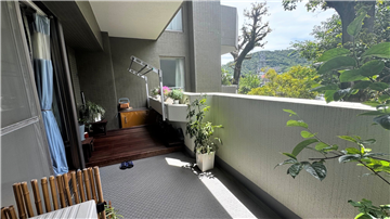 花台付のバルコニー/南東の陽射しが差し込みます