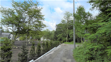 前面道路(東方向を撮影)
