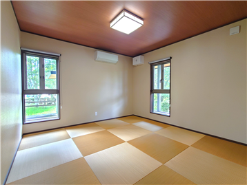 和室を居室入口側より