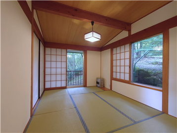 和室2を居室入口側より