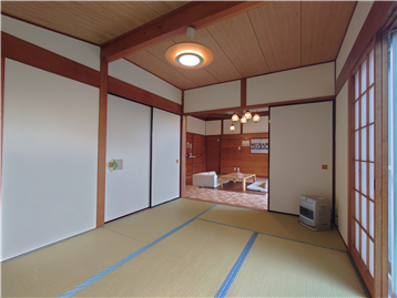 和室1の南側角よりLDK方向
