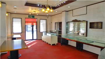 1階店舗(南入口を撮影）