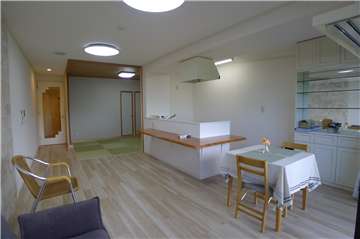 LDK/キッチン方向を撮影