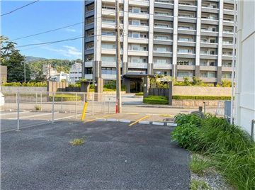 駐車場　北西方向を撮影