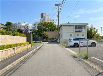 駐車場　前面道路