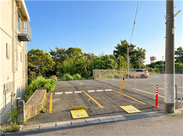 駐車場　東南方向を撮影