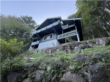 建物外観/北西方向を撮影