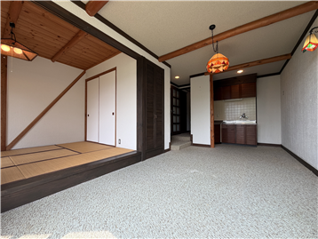 LDK/入口方向を撮影※リフォーム・補修等前