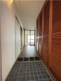 玄関(天井・壁クロス貼替済)