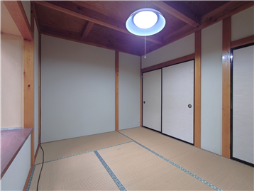 和室1の東側角より居室入口方向