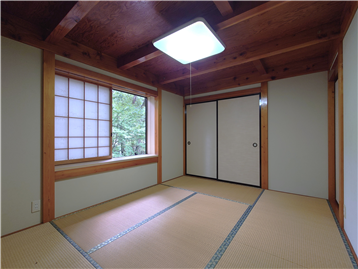 和室2の北側角より納戸方向
