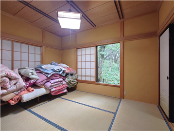 和室2を居室入口側より