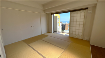 和室からも海を望みます