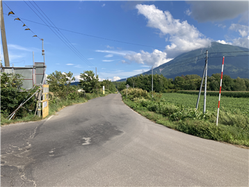 前面道路東方向を撮影