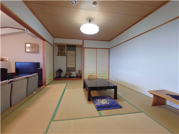 和室をキッチン側より
