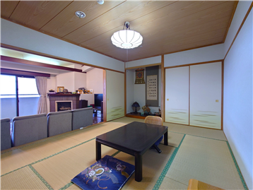 和室を北側角より